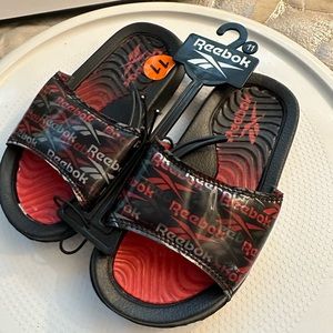 🆕Reebok Kids Slides